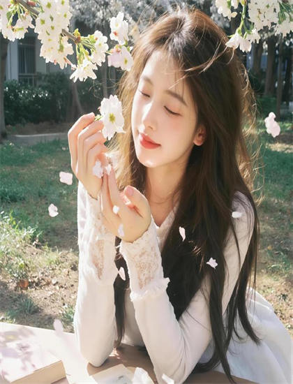 什么叫感性的女人_久久精品视频在线看99_皇后娘娘想篡位短剧免费观看