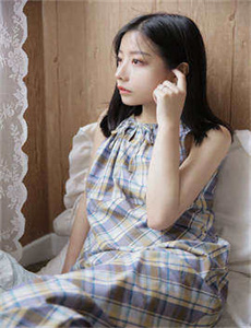 唐人稀缺呦精品呦视频-美女被男人撕衣舔胸